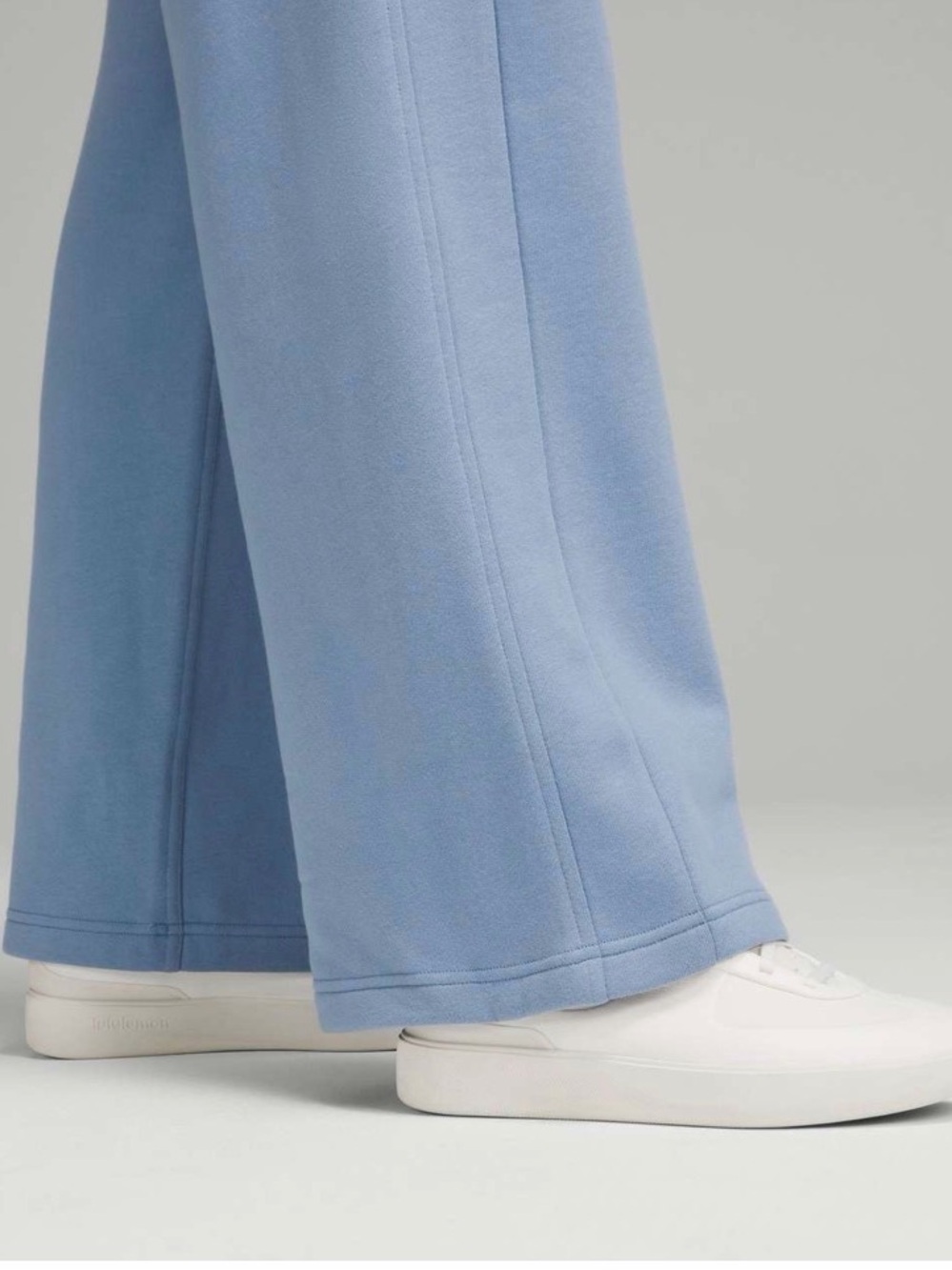 Lululemon Scuba Mid-Rise Wide-Leg Pant *Regular
Blue Willow - Picture 4 of 11